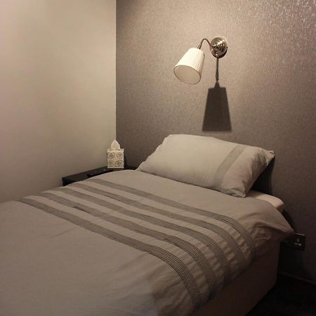 The New Lodge Pontardawe Ngoại thất bức ảnh