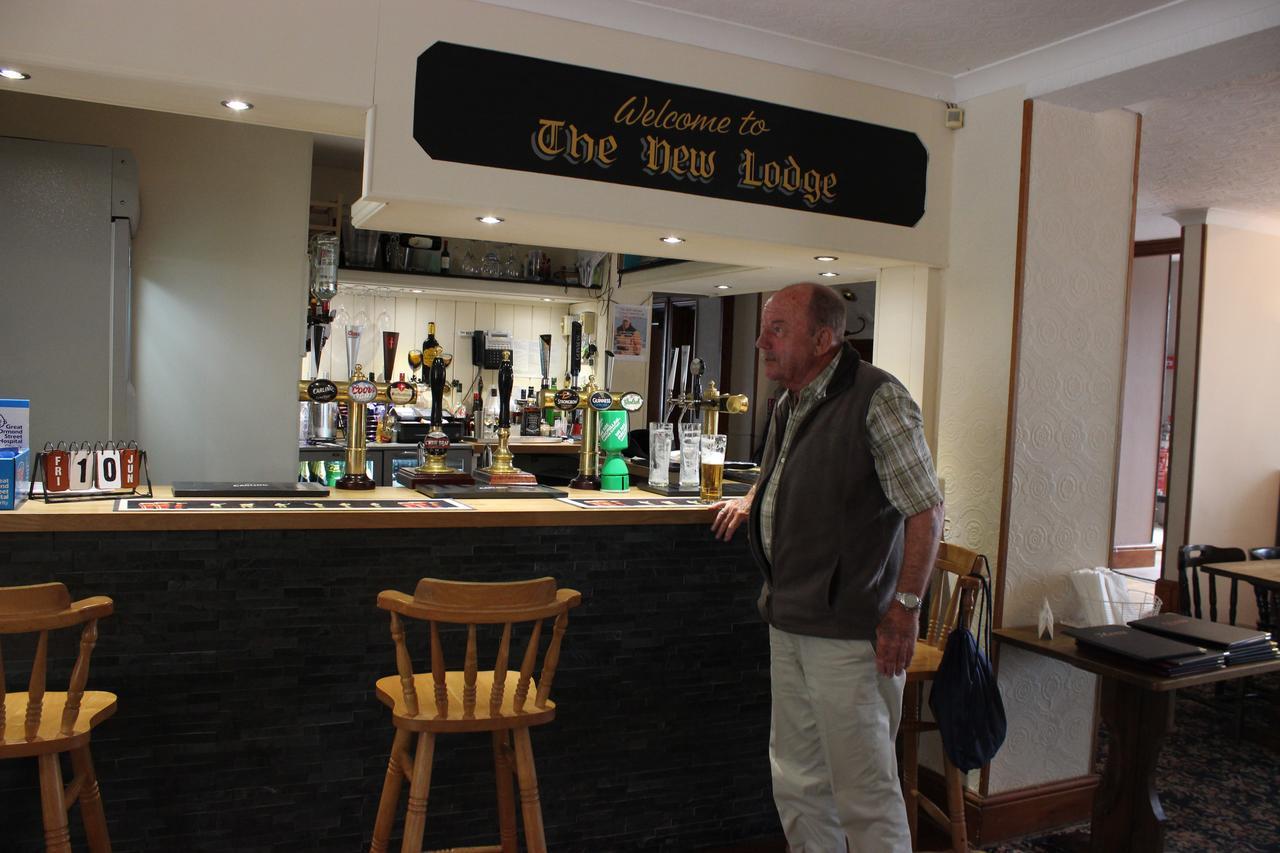 The New Lodge Pontardawe Ngoại thất bức ảnh