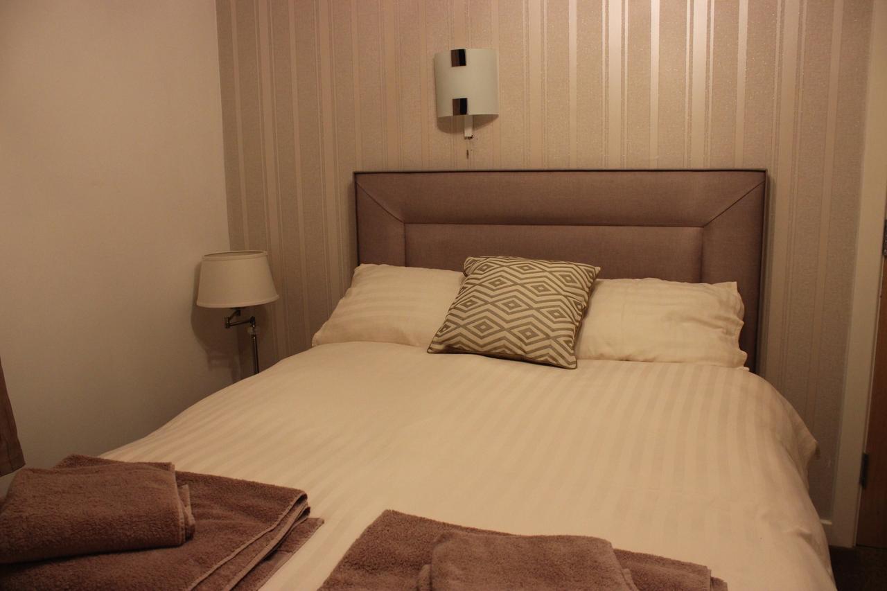 The New Lodge Pontardawe Ngoại thất bức ảnh