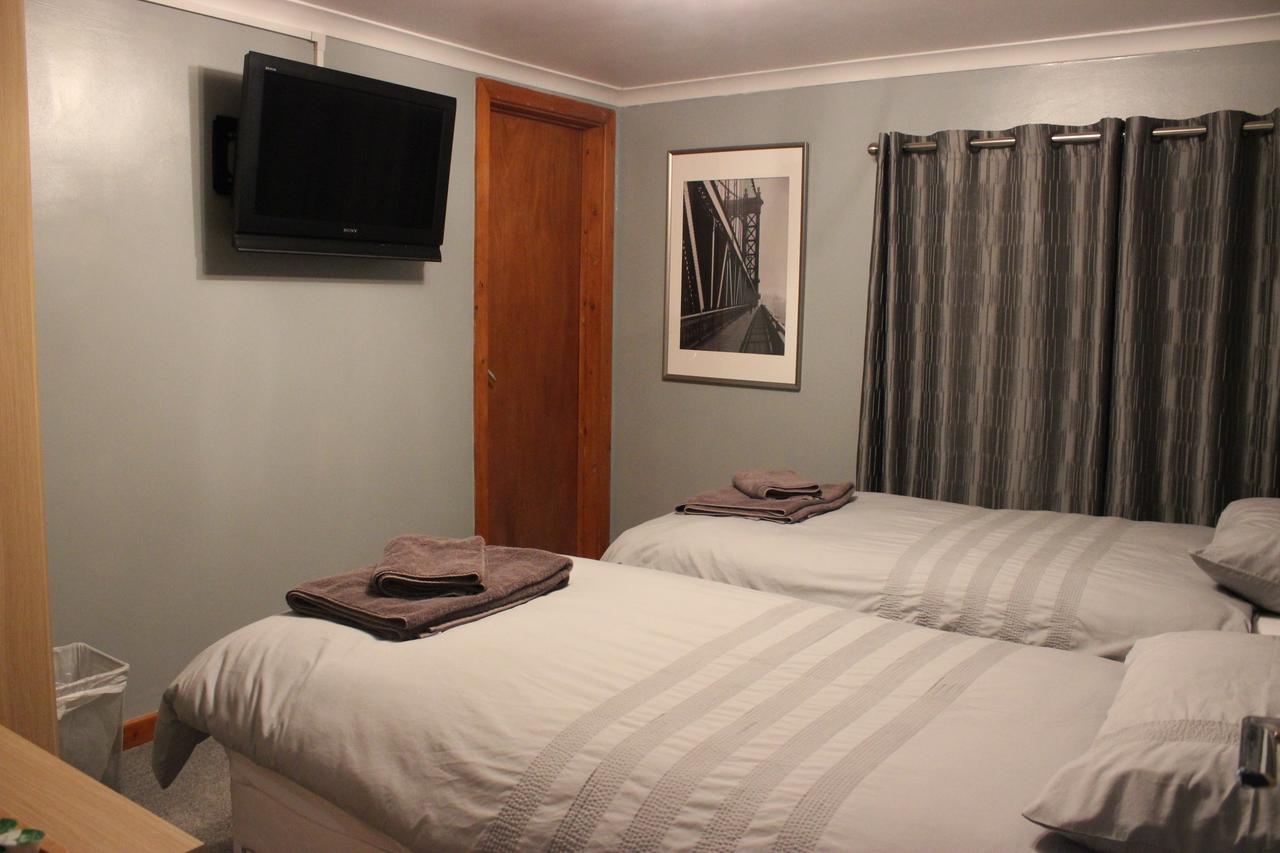 The New Lodge Pontardawe Ngoại thất bức ảnh